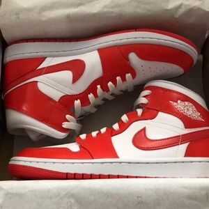 Womens Air Jordan 1 MID